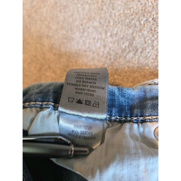 BKE Buckle Tyler Jeans Mens 34R (34x31) Straight Leg Light Wash Fade Distressed - Picture 9 of 16